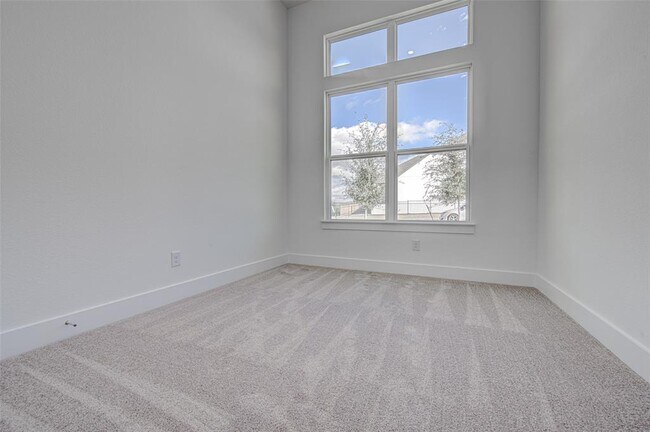 Building Photo - 8604 Pine Muhly Dr