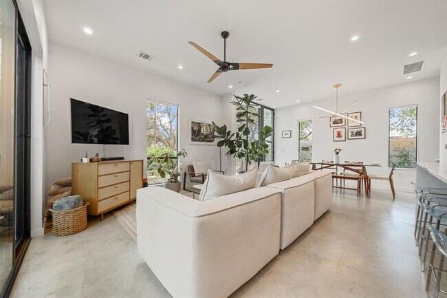 Building Photo - 2509 Durwood St