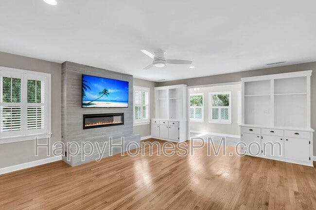 Building Photo - 236 Bayview Drive