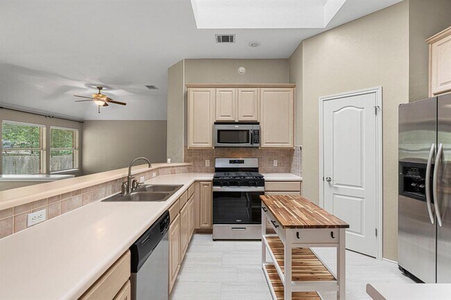 Building Photo - 7172 Ridge Oak Rd