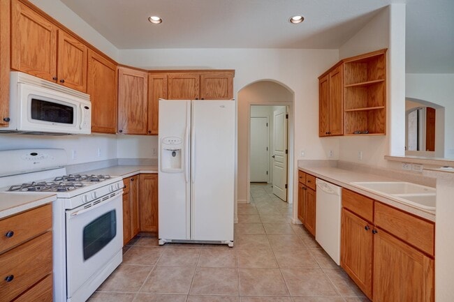 Building Photo - 3 Bedroom, 2 Bath Home in Prescott!