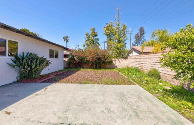 Building Photo - Spacious & Newly Renovated 4-Bed/2-Bath Ho...