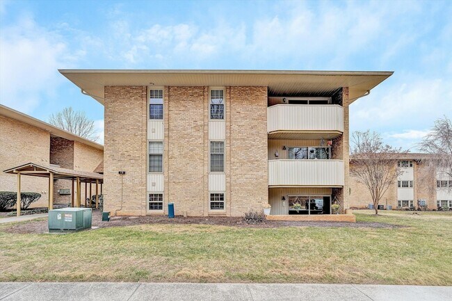 Building Photo - 5260 Crossbow Cir