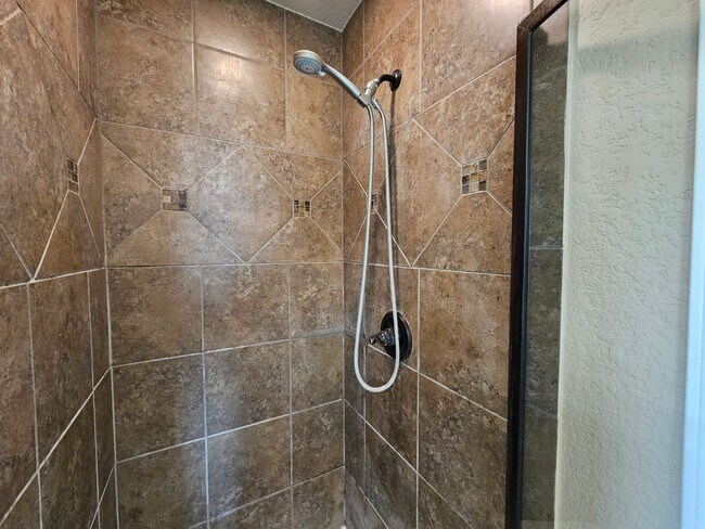 Building Photo - 6211 Newcastle Dr