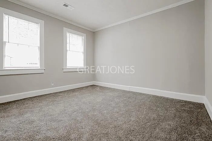 Building Photo - 8 Beechwood Heights