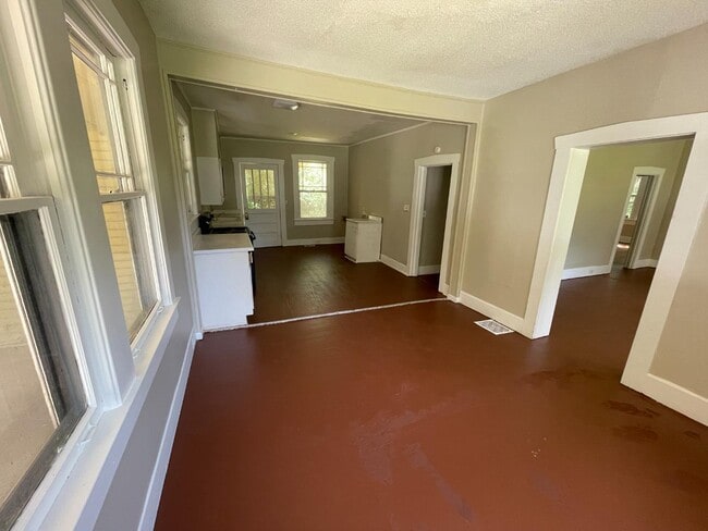 Building Photo - 764 Hopkins Dr