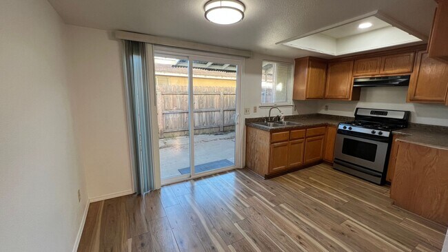 Building Photo - ZZ717 PLCMT