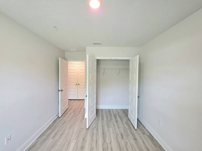 Building Photo - 8742 Meadow Flower Ln