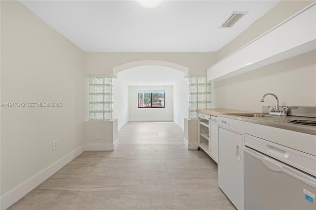 Building Photo - 161 SW 52nd Ct