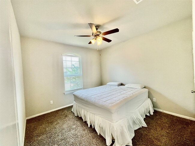 Building Photo - 23511 Villatora Dr