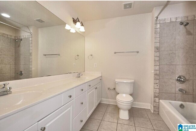 Building Photo - 107 Castlehill Dr