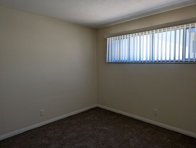Building Photo - 5429 Mountain View Dr