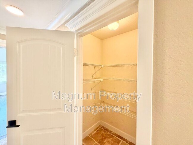 Building Photo - 11938 Venetian Dr