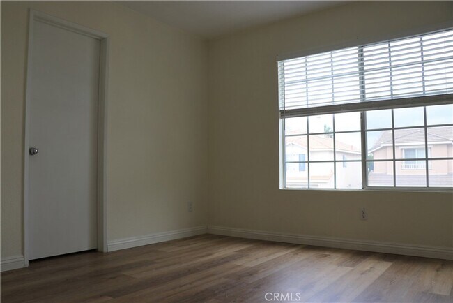 Building Photo - 578 Pointe Vista Ct
