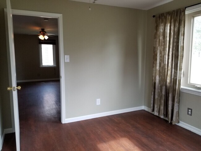 Building Photo - House East of Waynesboro