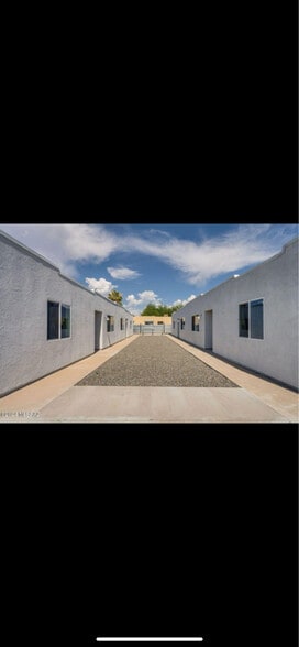 Building Photo - 5701 E Pima St