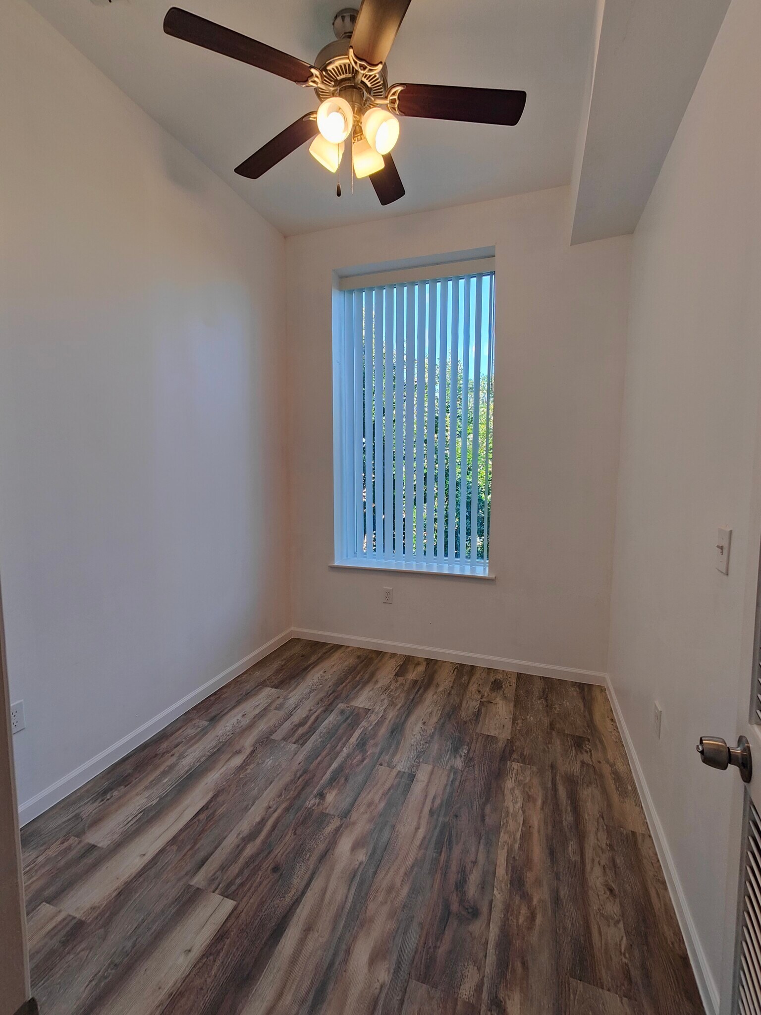 Building Photo - 1326 S Troy St