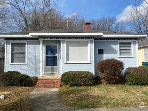 Building Photo - Adorable Old West Durham Home / Fenced Bac...