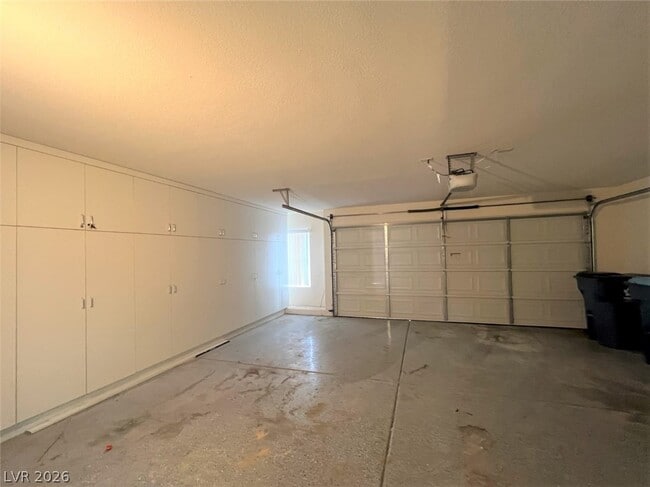 Building Photo - 1929 Blue Ribbon Dr