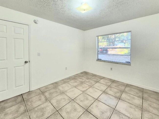 Building Photo - 1702 E Mulberry Dr