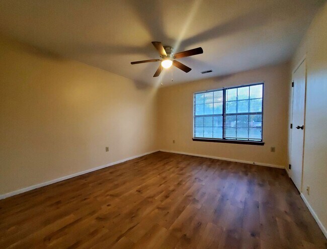 Building Photo - 2745 Brookshire Ln