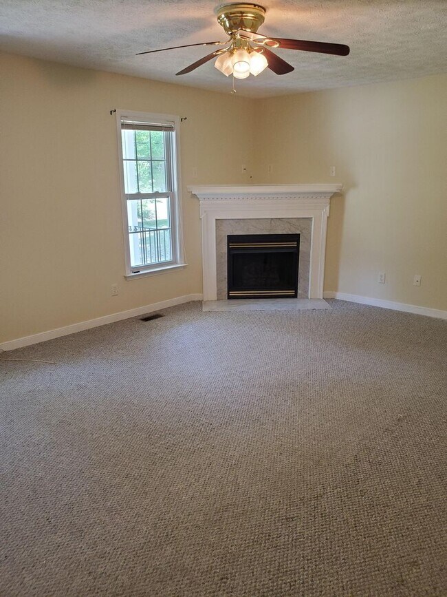 Building Photo - Chesterfield-4 bed 3 1/2 bath Home with 2 Primary Bedrooms