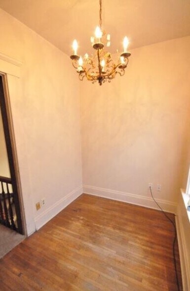 Small additional room - 560 S 3rd St