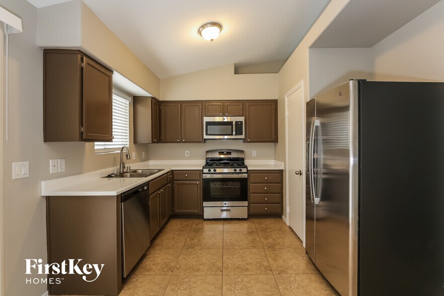 Building Photo - 5100 Chambliss Dr