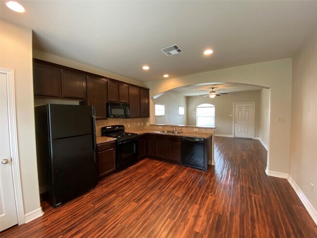 Building Photo - 37 Woodland Hills Dr
