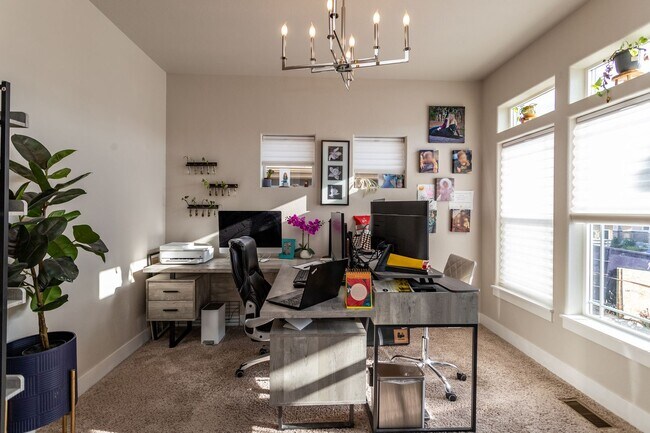 Building Photo - 11560 Spectacular Bid Cir