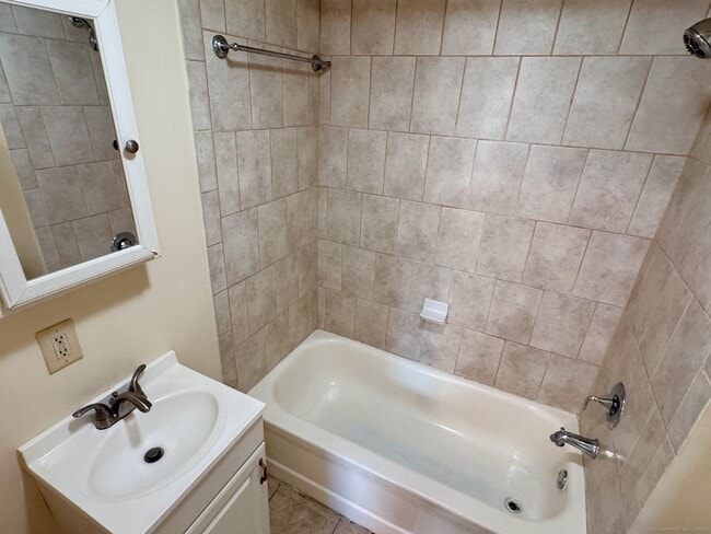 Building Photo - 54 Prospect St