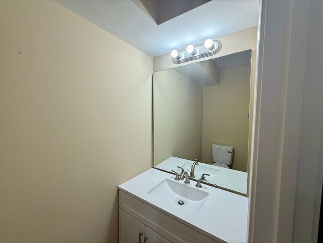 Building Photo - 461 Allison St NW