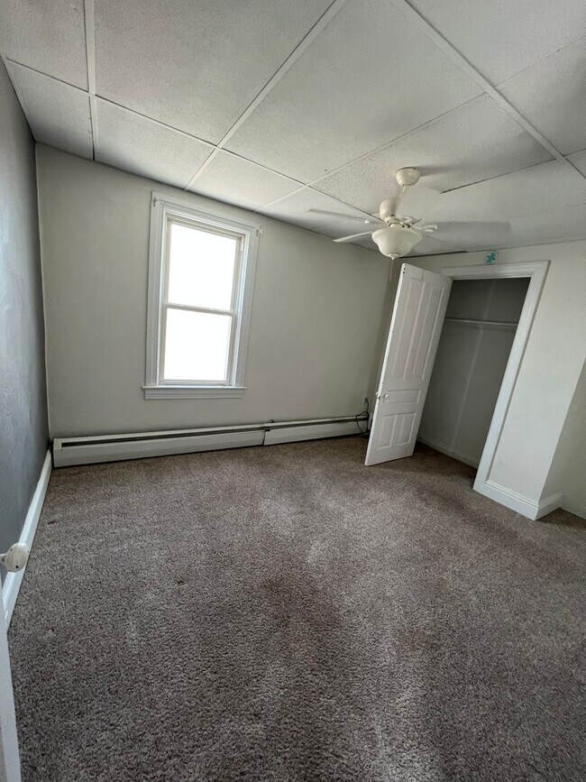 Building Photo - 1460 Monroe St
