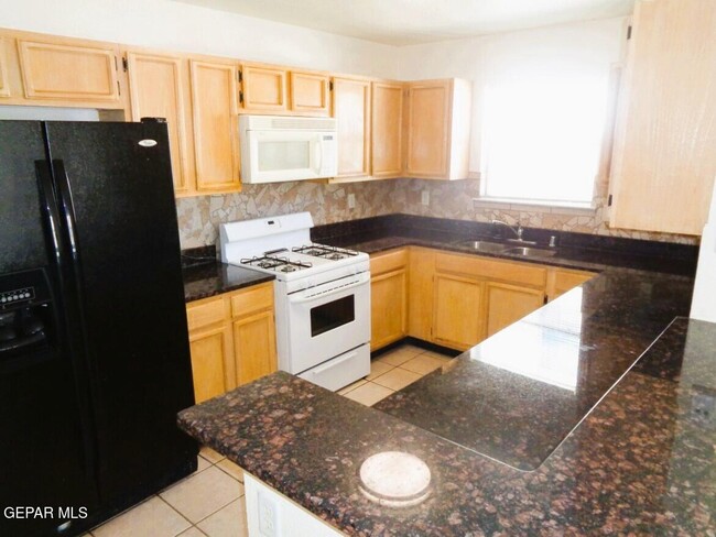 Building Photo - 12348 Tierra Humeda Dr