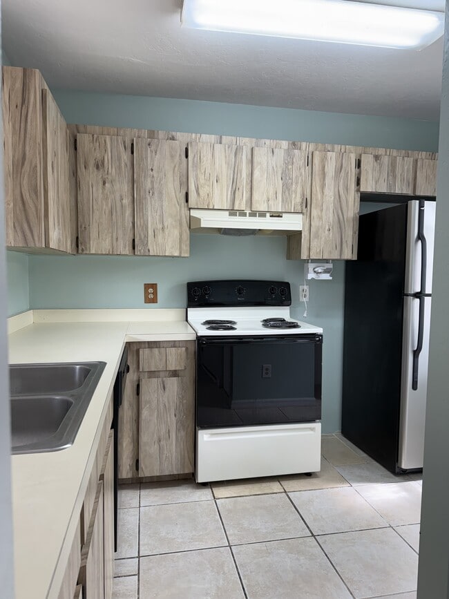 Building Photo - 6264 SW 8th Pl