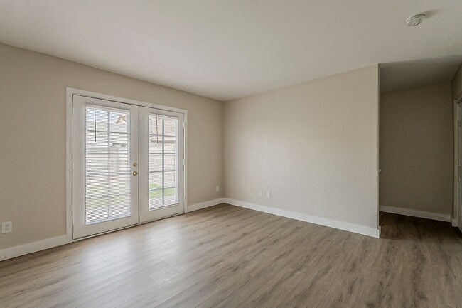 Building Photo - Central Phoenix Remodeled Townhome Oasis –...