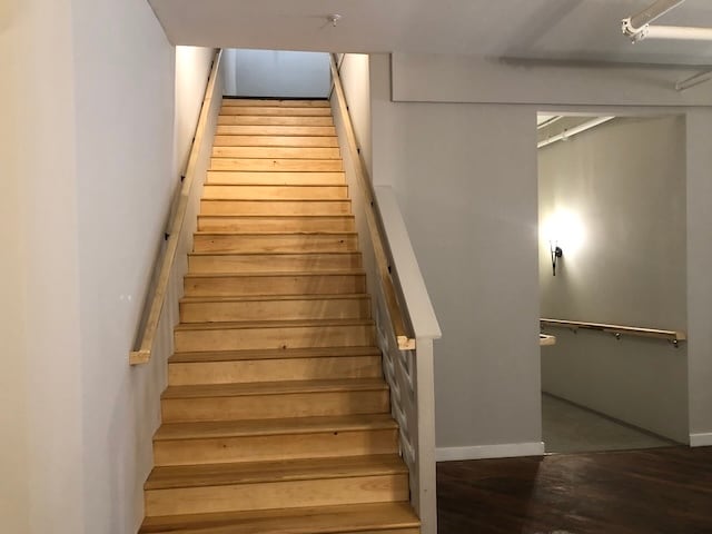 Building Photo - 203 Main St