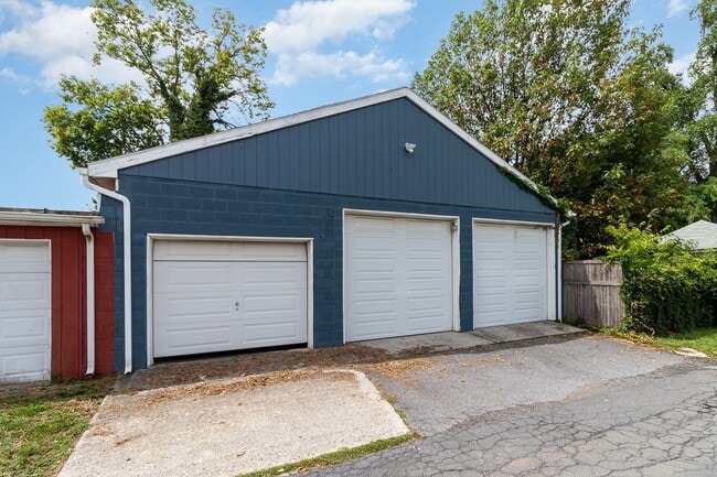 Building Photo - 4 Bedroom home in historic downtown Carlisle, PA!