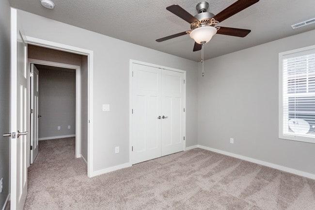 Building Photo - 2071 SW Cascade Falls Dr