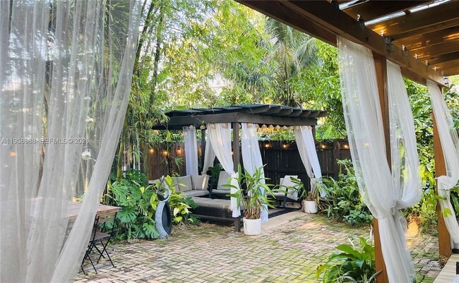 Building Photo - 759 NE 87th St