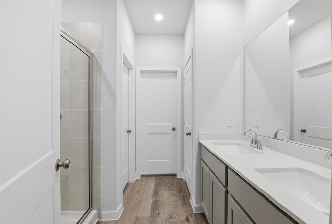 Building Photo - 4011 Ancient Honor Dr