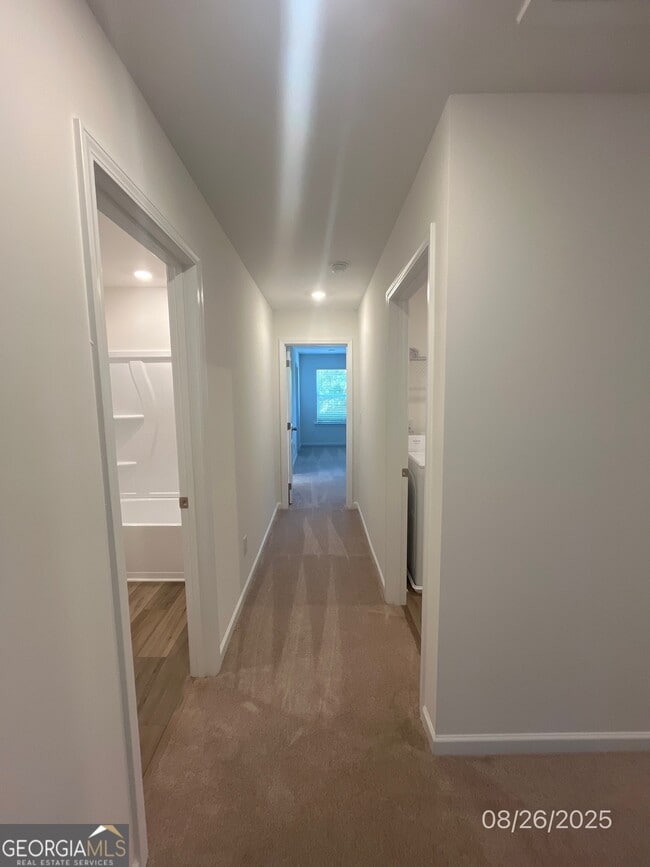Building Photo - 284 Kenoot Dr
