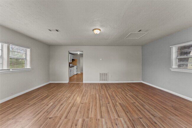 Building Photo - 25 2nd Ave N