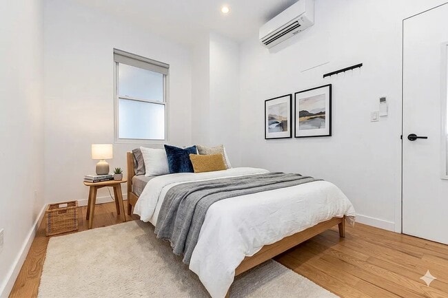 Building Photo - 283 Evergreen Ave