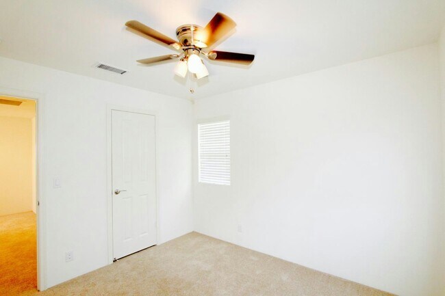 Building Photo - 91-1382-1382 Kaileolea Dr