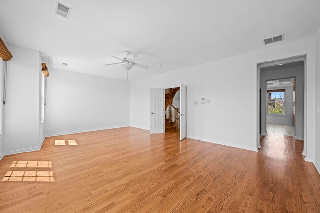 Building Photo - 1813 Admiral Ct