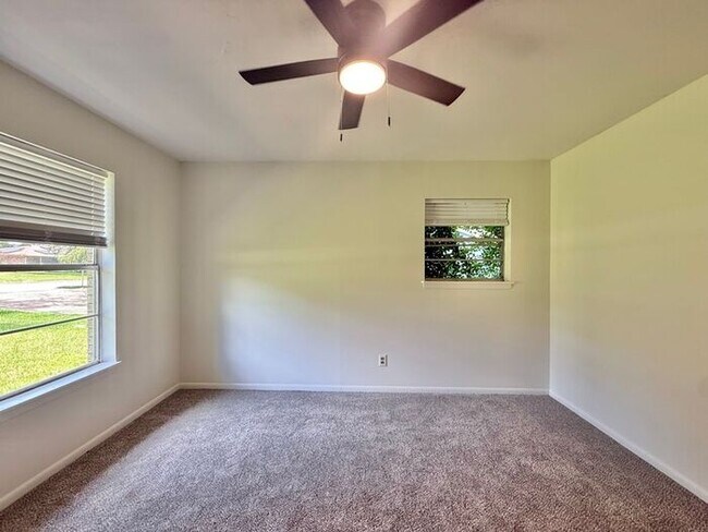 Building Photo - Spacious 3 Bedroom Home in Whitehouse ISD! Tour Today!