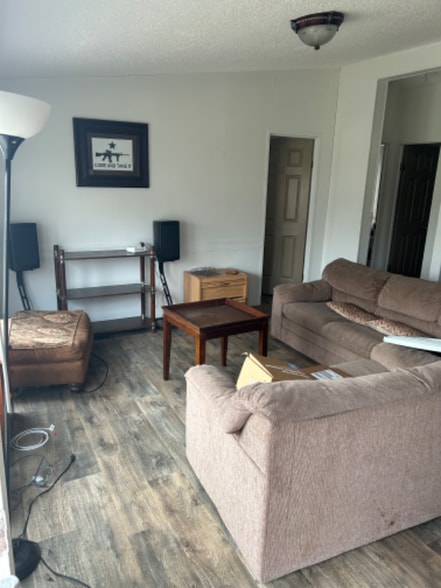 Building Photo - 3379 Family Dr