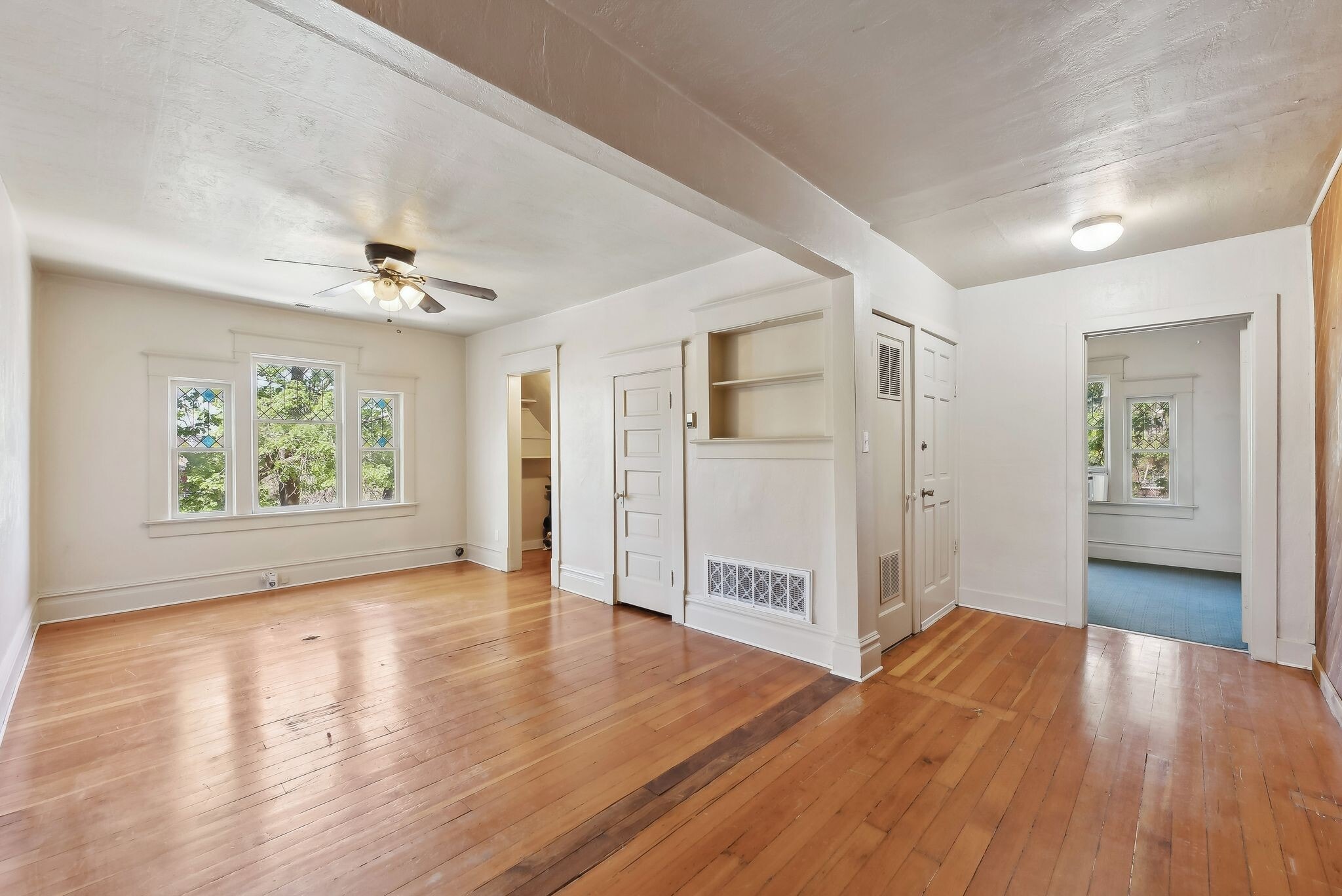 Building Photo - 1004 E 200 S