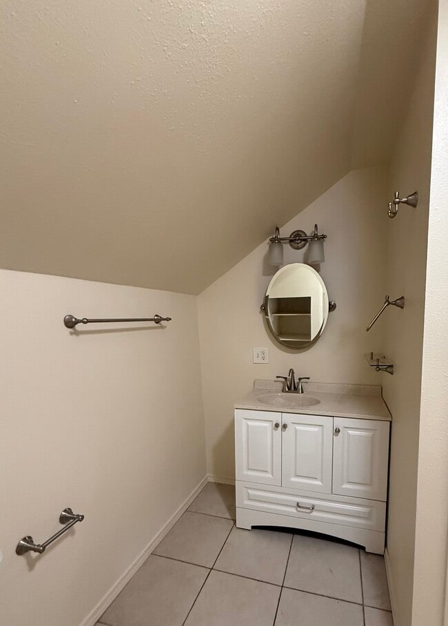 Building Photo - 2156 S M St